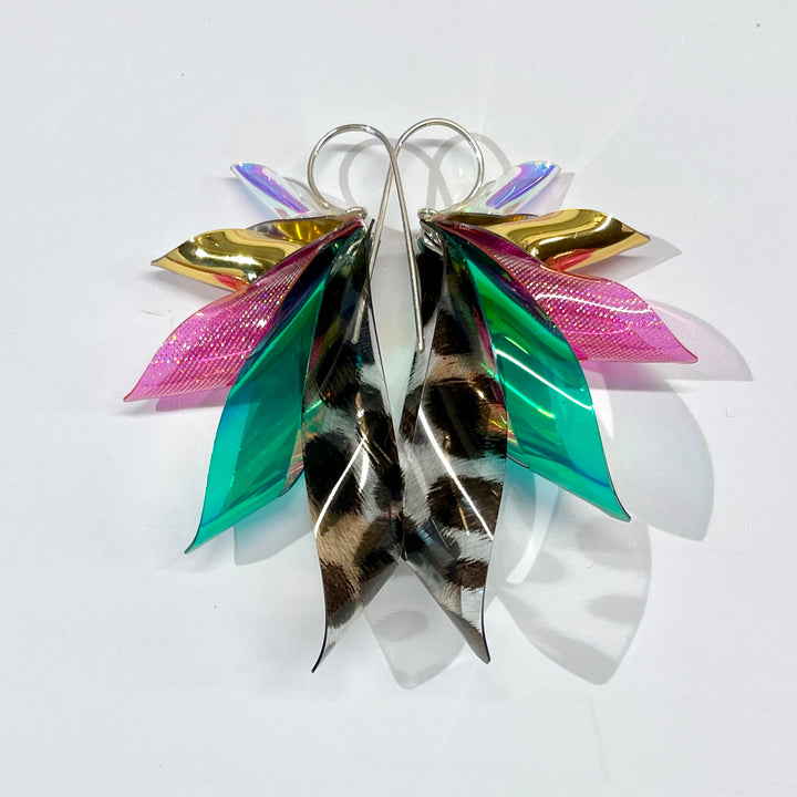 THE WINGS - Monica LIMITED